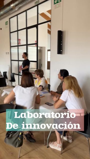 🧩 La segunda edición del Laboratorio de Innovación Local “Raíces y Futuro” reúne en Pinoso a ciudadanía, empresas y colectivos para diseñar nuevas oportunidades de empleo y desarrollo.

La alcaldesa Silvia Verdú ha destacado la importancia de la formación y ha advertido de la falta de profesionales en oficios como electricidad, fontanería o pintura.

Construimos el futuro de Pinoso escuchando, participando y trabajando juntos. 💙

#Pinoso #InnovaciónLocal #RaícesYFuturo