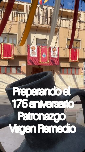 Este viernes 2 y sábado 3 de octubre, Pinoso se prepara para celebrar el 175.º aniversario del Patronazgo de la Virgen del Remedio. 💙

🙏 Una fecha histórica que nos invita a compartir, recordar y celebrar juntos nuestra devoción y nuestras tradiciones.

📅 VIERNES 2 DE OCTUBRE
🎉 Comienzan los actos conmemorativos.

📅 SÁBADO 3 DE OCTUBRE
🕕 18:00 horas
⛪ PROCESIÓN DE LA VIRGEN DEL REMEDIO

Un momento muy especial para acompañar a nuestra Patrona por las calles de Pinoso y vivir juntos esta celebración tan significativa. 💙

¡Pinoso se prepara para celebrar 175 años de Patronazgo!
🌹 ¡Viva la Virgen del Remedio! 🌹